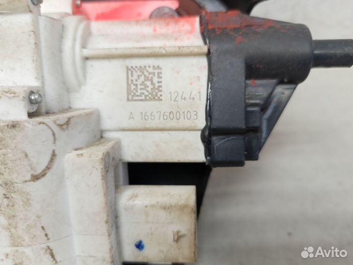 Доводчик двери передней левой