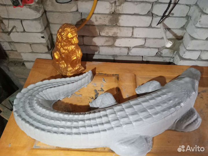 Крокодил бетонный