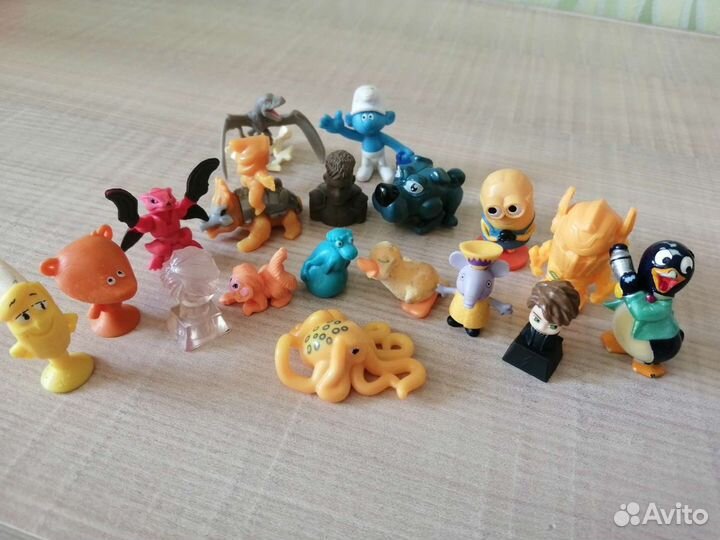 Много Игрушек из киндера и не только