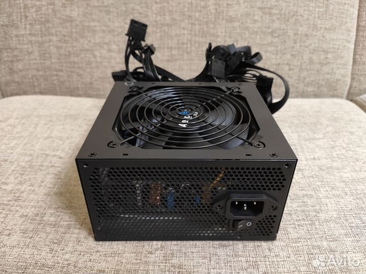Блок питания AeroCool kcas-700W Plus