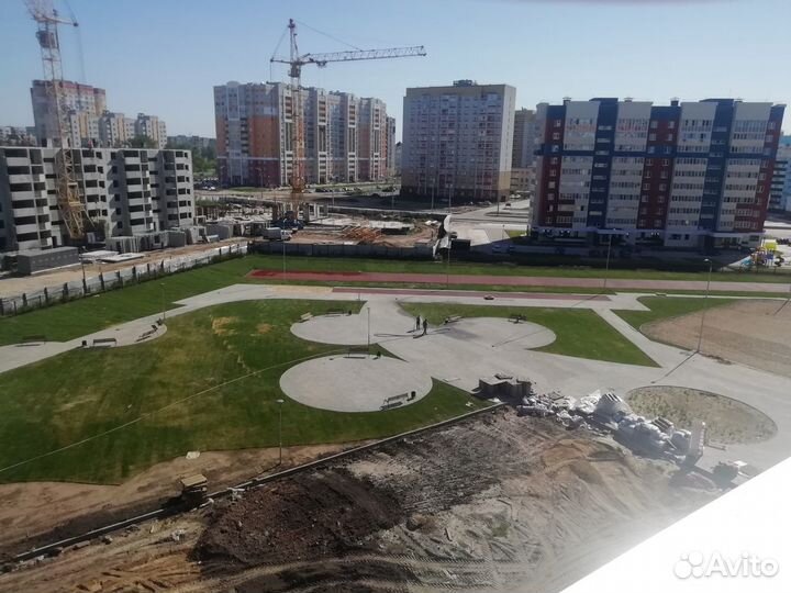 Рабочие на тротуарную плитку