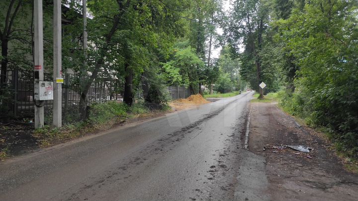 Отдельно стоящее коммерческое здание 1388.7 кв.м