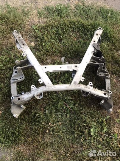 Подрамник бмв е39