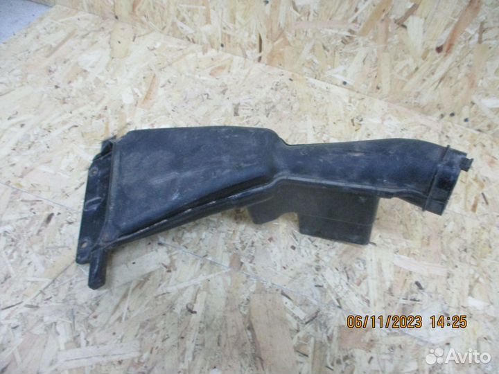 Воздухозаборник воздушного фильтра Лансер 9