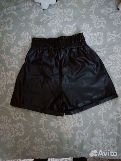 Шорты искусственная кожа 40-42 новые