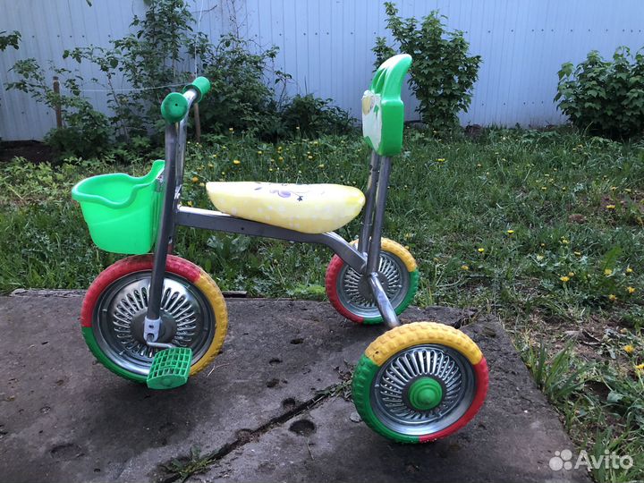 Детский трехколесный велосипед