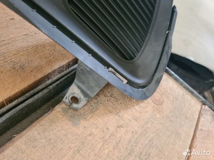 Решетка в бампер передняя Kia Sorento