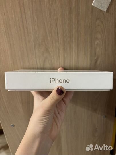 Коробка от iPhone 13