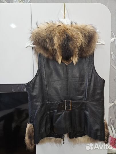 Жилетка меховая женская 42 44