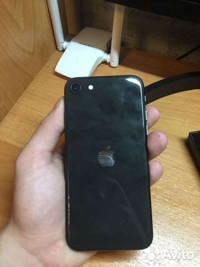 iPhone SE (2020), 128 ГБ