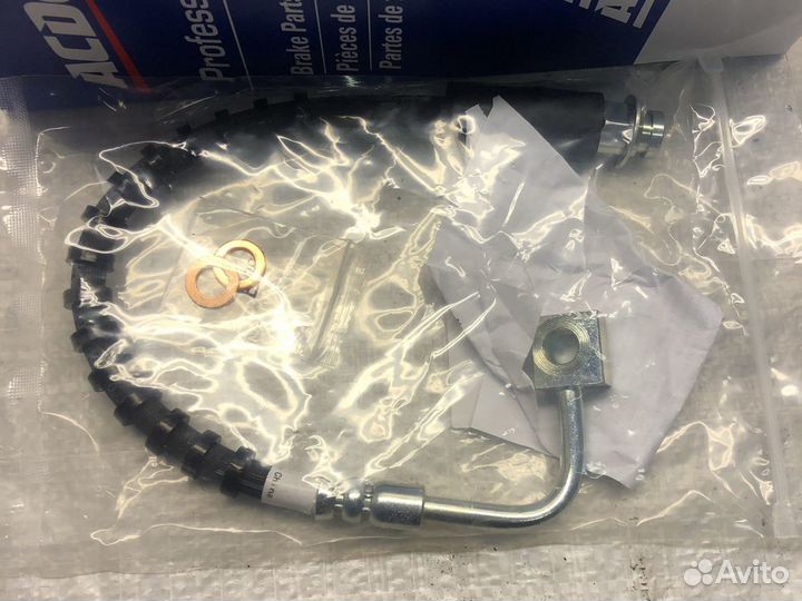 Шланг тормозной передний левый Караван Вояджер 08