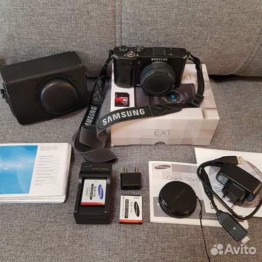 Цифровой фотоаппарат Samsung Ex1