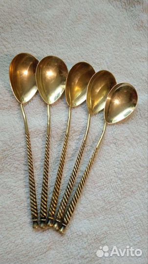 Серебряные с позолотой чайные ложки
