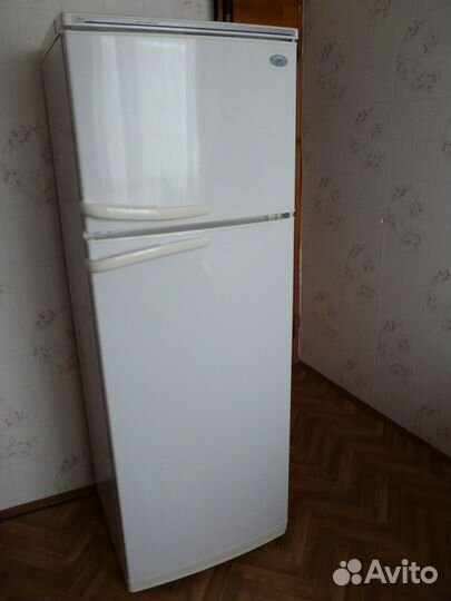 Холодильник атлант, нерабочий