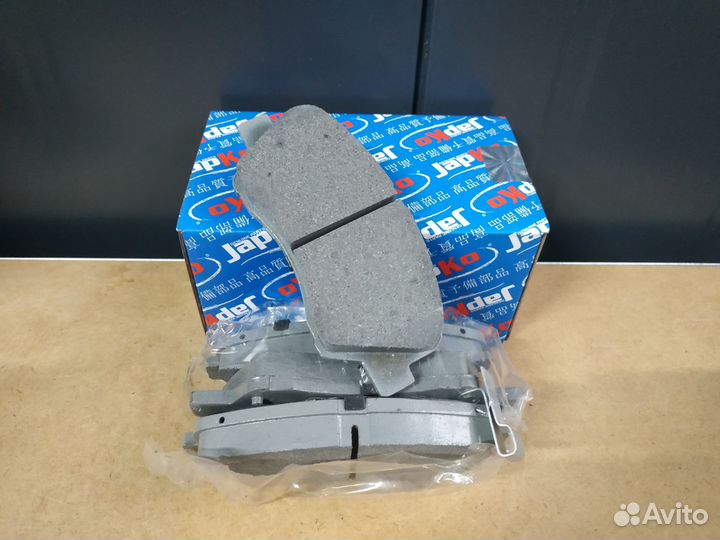 Тормозные колодки передние