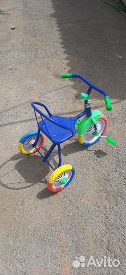 Детский трехколесный велосипед