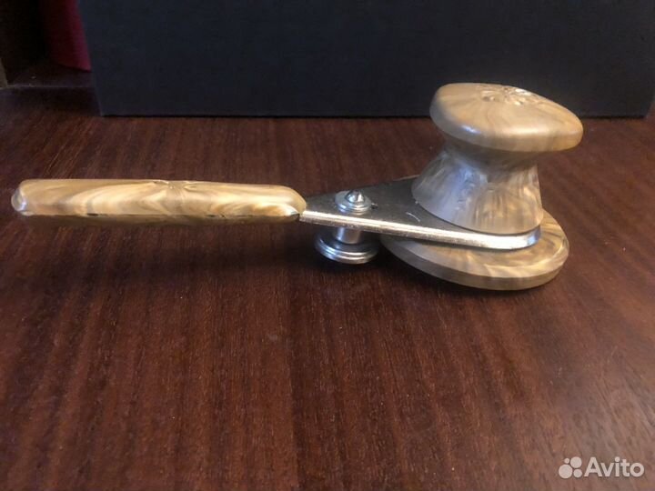 Закаточная машинка для банок