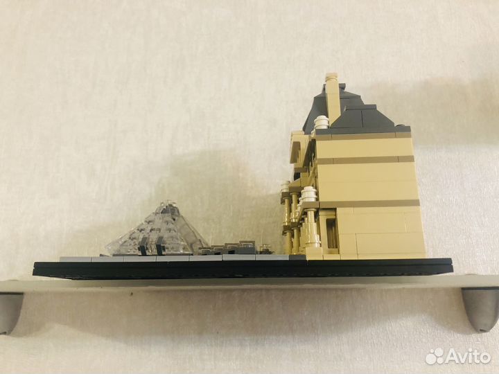 Конструктор Лего Architecture 21024 Лувр