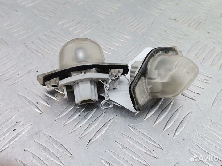 Подсветка номера Honda Civic 7 2003 34101S5T003