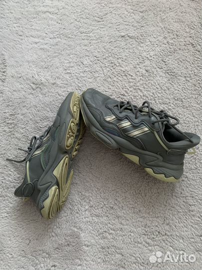 Кроссовки adidas ozweego женские