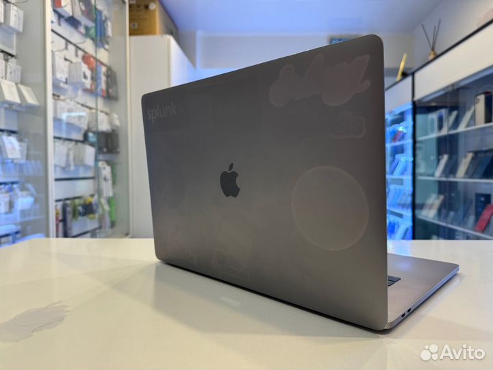 MacBook Pro 15 2016 16/512 Серый
