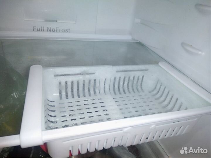 Продам полку подвесную в холодильник