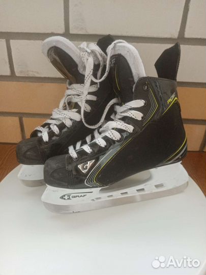 Коньки хоккейные