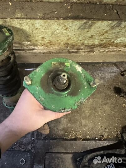 Стойки амортизатора subaru legacy b4