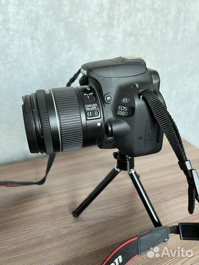 Зеркальный фотоаппарат canon eos 200d