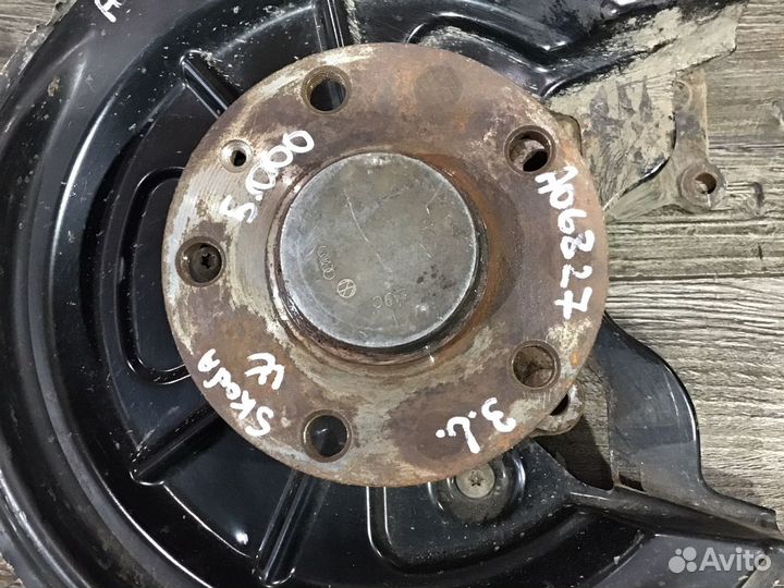 Кулак поворотный задний левый Volkswagen Jetta 5