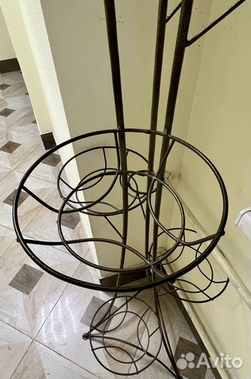 Подставка для цветов металлическая