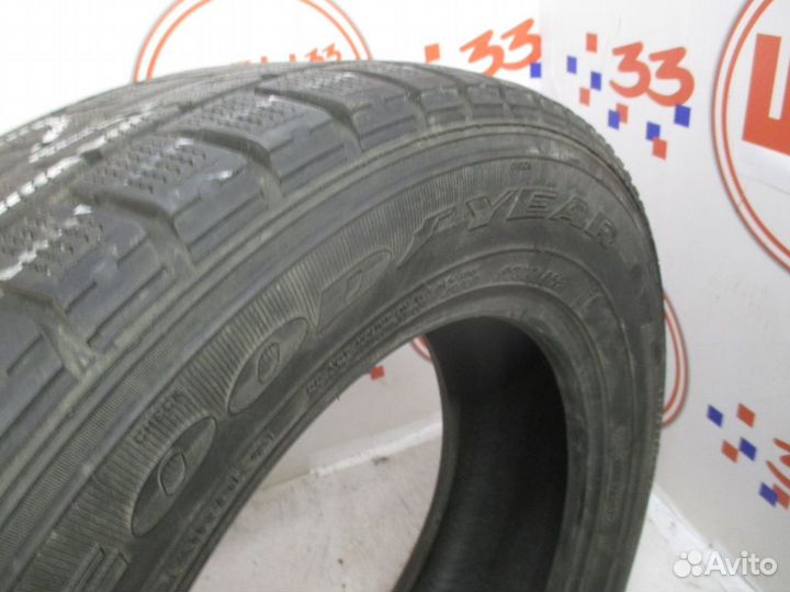 Goodyear Ice Navi Zea II 215/60 R16