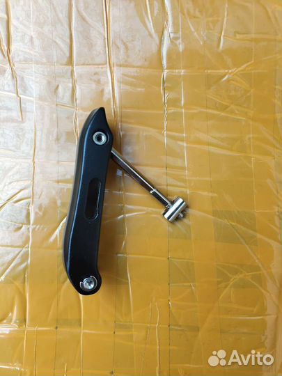 Язычок зажим на Kugoo V1