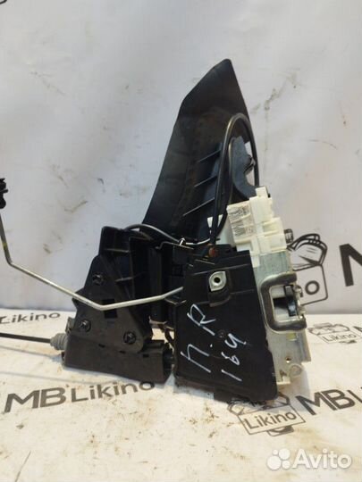 Замок двери передний правый Mercedes Ml W164