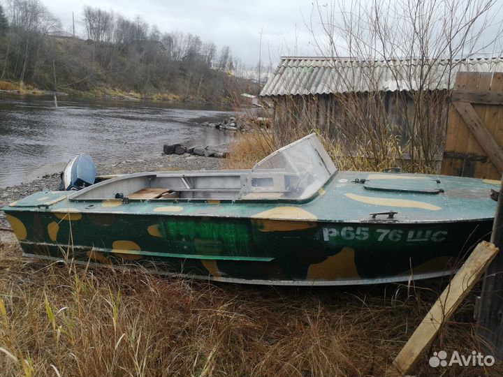 Катер с мотором