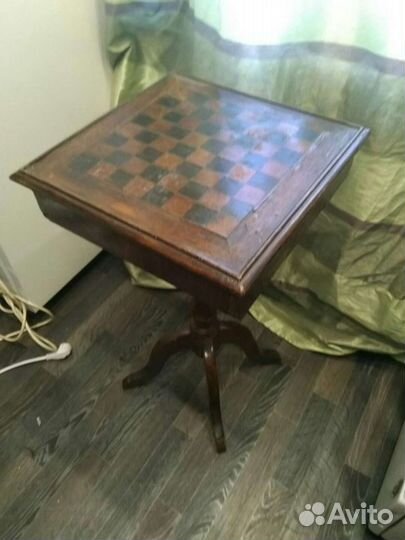 Шахматный столик старинный