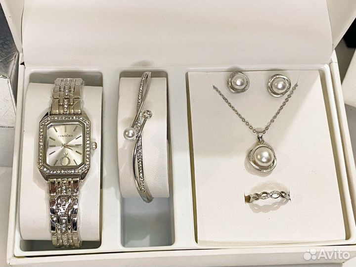 Часы женские Пандора