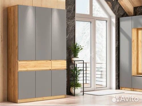 Шкаф трехстворчатый 