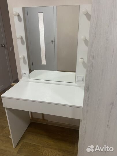 Гримерный стол