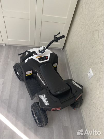 Детский электромобиль