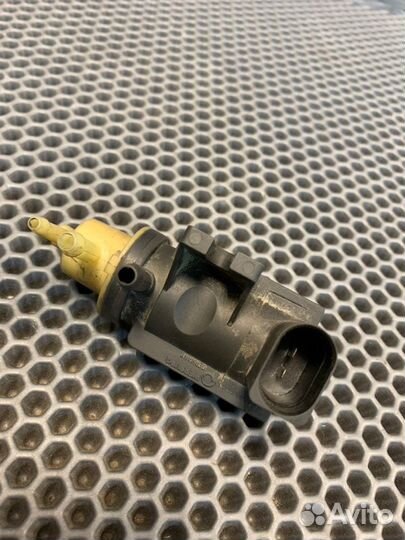 Клапан электромагнитный Volkswagen Passat B6