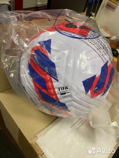 Футбольный мяч nike flight FIFA