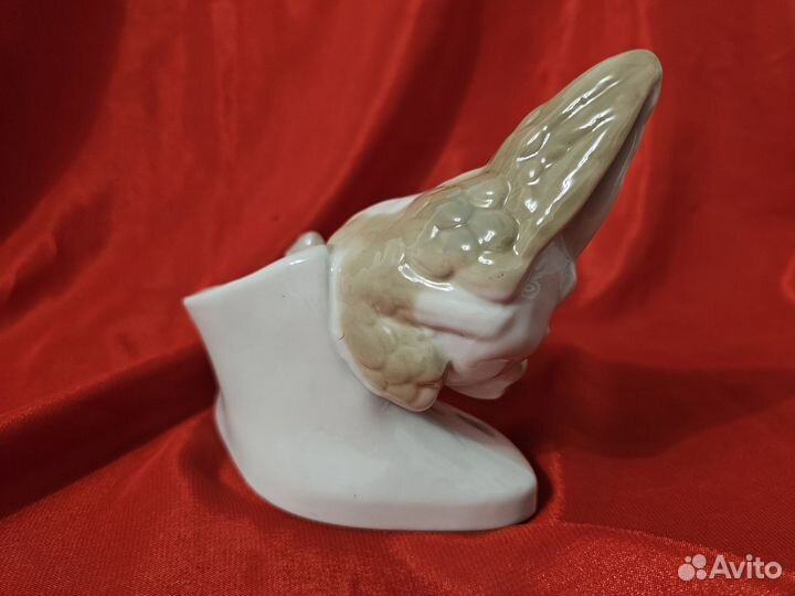 Фарфоровая статуэтка Курочка из СССР