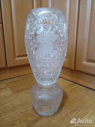 Хрустальная ваза большая