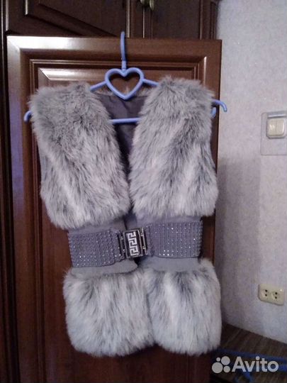 Жилетка для девочки новая