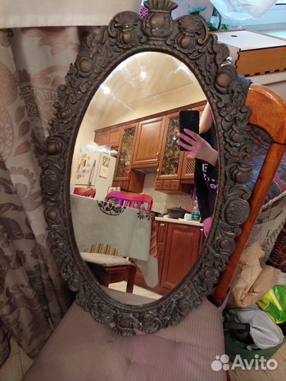 Проодам зеркало в кованной раме