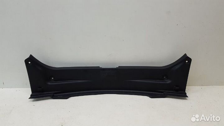 Накладка замка багажника Toyota Camry V70 2018