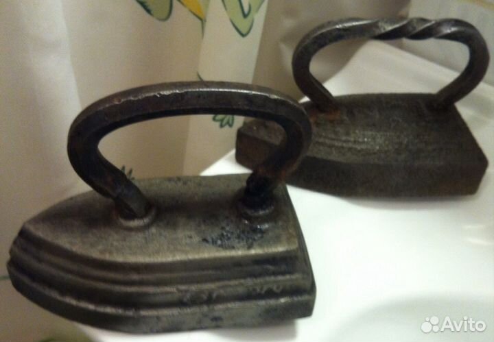 Утюг чугунный старинный
