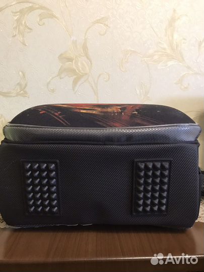 Ранец школьный для мальчика в отличном состояние