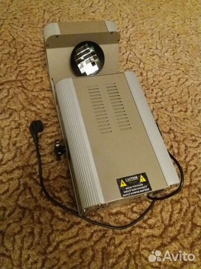 Световой прибор Involight для дискотеки